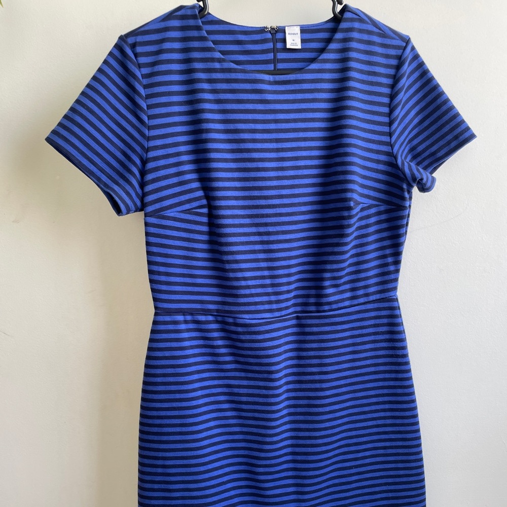 Mid-thigh cocktail dress only worn twice!